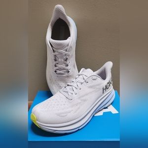 HOKA Clifton 9, women's 9.5 wide